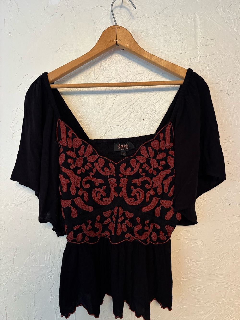 Shyanne Women’s Red Embroidered Flutter Sleeve Black Top Size L